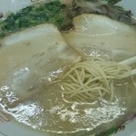 ラーメン力 - 麺は完璧なほど大好きな細麺だ…バリカタにしたときに小麦っぽさを感じるここのような麺が好きだ。