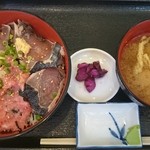 居酒屋 おか吉 - 三色丼