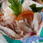 魚山人 - 新鮮さがすごい刺身たち。ポン酢と柚子胡椒で頂く。