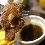 ミートギャング - ソースつけた