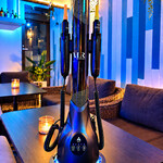 MARE - 店内ではAir Shisha2をお楽しみいただけます。ソファ席でドリンクとともに、ゆったりとした時間をお過ごしください。