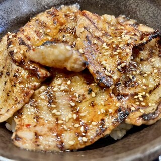 マルハのカルビ丼_1