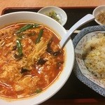 庶民 - 酸辛麺+半チャーハンセット  780円