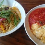 ヨーキーズブランチ - サーモンとパプリカのパスタ、トマトとモッツァレラのオムライス