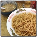 中華 つけ麺 はるき - つけ麺。
酸味と甘みが強めの濃厚魚介豚骨。
普通。