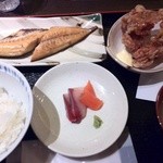 morimachishigezou - 定食（刺身、焼き魚、鶏唐揚げ）