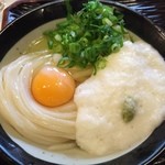 うどん 丸香 - 月見山。夏らしくサッパリといただく一品。うどんの質の高さが際立っています。