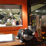 ヌッフ デュ パプ - カウンター越しに厨房