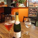 ヌッフ デュ パプ - 山ぶどうのスパークリング