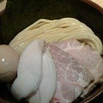 麺屋一燈 - 150501東京　一燈　特製濃厚魚介つけ麺ダブルﾁｬｰｼｭｰと玉子