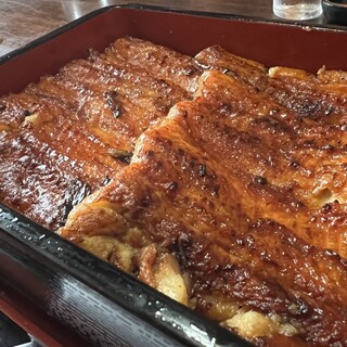 お食事 ほづみ - 料理写真:上うな重　2000円　※通常2800円。期間限定価格。