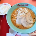 くるまやラーメン - 料理写真: