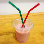 にんぎり飯屋 - いちごのスムージー