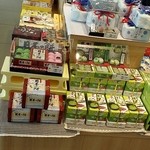 岩見沢サービスエリア（下り線） - 商品棚