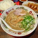 天下一品 - 料理写真:羽根つき餃子定食こってり