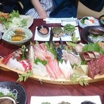 民宿まぐさ - ゴージャス舟盛り♪かつおがうまい！