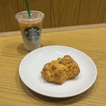スターバックスコーヒー - 料理写真:・ほうじ茶&クラシックティーラテ(Iced)
・パンプキンスコーン