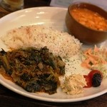 ジェイハン - Cセット　お肉とほうれん草の炒め煮＋インゲン豆のシチュー