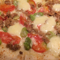 オービカ モッツァレラバー 横浜店 - モッツァレラと枝豆のピザ