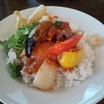 coci - 日替わりのヤリイカと野菜のレッドカレー炒めのせご飯