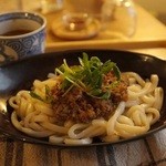 エポック - カレーうどんはジャージャー麺風です。