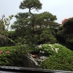 Tonkatsu Oomachi - 綺麗に手入れされたお庭