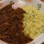 サイゼリヤ - 「半熟卵のハヤシ＆ターメリックライス」（568円、735kcal）
