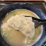 ぎょうざ屋 くまぞう - 鶏白湯炊き餃子