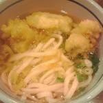 おにやんま 五反田本店 - 鶏天うどん(温) ４２０円(税込)(２０１５年６月２日撮影)