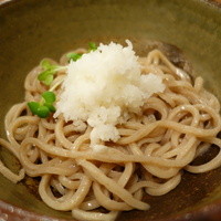 自家製粉石臼挽きうどん 青空blue 本店 - 辛みおろしぶっかけうどん
