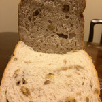 ベーカリーショップ　パンヘッド - くるみ食パンも美味しい〜♬
好きなだけカットしていただきます(^_−)−☆