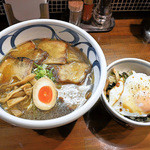 麺鮮醤油房 周月 - 炙りちゃーしゅーめんと今治風ちゃーしゅー丼