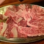 Sumibi Yakiniku Shougun - 上ロースと上カルビ