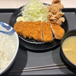 松のや - 料理写真:ロースかつ&本格唐揚げ定食 990円