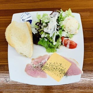 オープンカフェ まるごとやまなし館_1