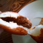 月の峠 - カレーパンの中身（暗所で撮影したので見難いです）