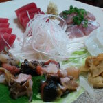 烏山 - 刺身盛り合わせ・・。