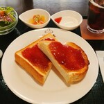 珈乃香 川西本店 - スタンダードモーニングセット（ストロベリーソース）