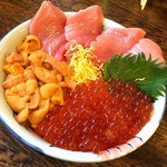 北のグルメ亭 - 赤身三食丼2780円