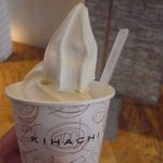 キハチ ソフトクリーム - バニラ　320円