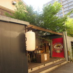 Robata Hyoutan - お店は姿見橋西の信号から２つめの路地にあります。
      