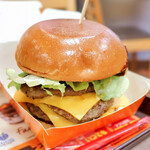 ゼッテリア - 料理写真:トリプル絶品チーズバーガー
