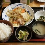 おふくろの味 3・5食堂 - ピリ辛野菜炒め定食（７５０円）です。