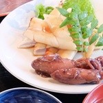 天とよ - イカ焼き定食750円。お刺身用のヤリイカが焼きイカに。絶品の「しいか」の煮つけも。