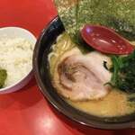 横浜家系ラーメン 盛ト家