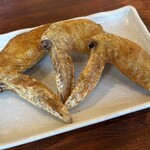 手羽先むつみ - 料理写真:名物手羽先（チリガーリック３本）590円