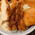 かつや - 料理写真:海老トリプル丼のアップ。