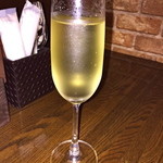 Bistro 酒場 ルポ - スペインのスパークリングワイン♪