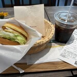 フレッシュネスバーガー - 料理写真:暫く待つとお願いしたBLEセット530円の出来上がりです。