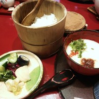 やげんぼり 赤坂店 - ランチ：鴨川（とろろご（2015年5月）飯、鮪、いくら、温泉玉子）、漬物、ご飯